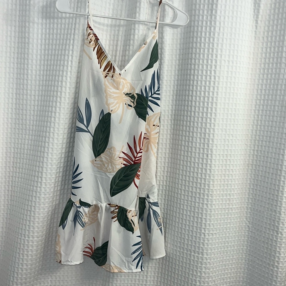Cute floral glowy dress💚